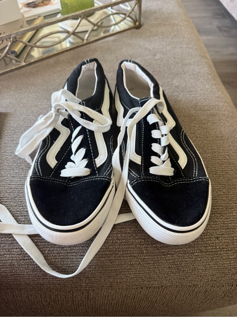Classic Black Skate Sneakers with White Stripe and Laces